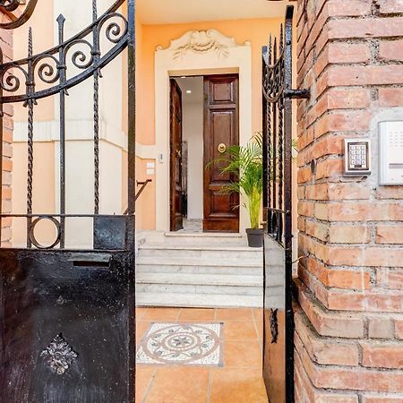 Villa Chiara - A New Luxury Star Is Born In Rome! Екстер'єр фото